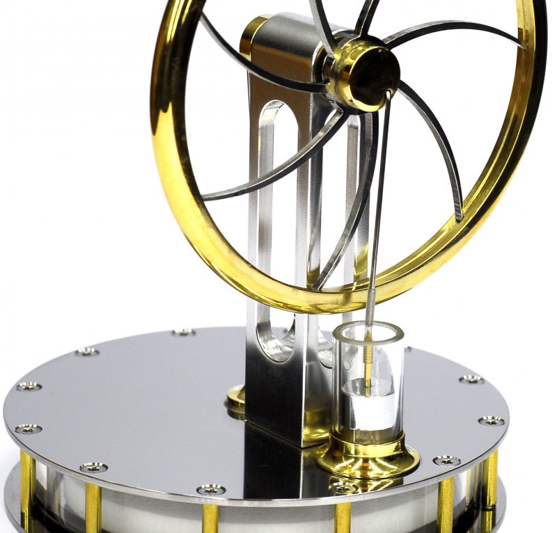 Edelstahl-Stirlingmotor, betriebsbereit