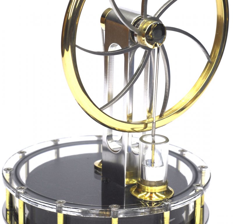 Solar-Stirlingmotor, betriebsbereit