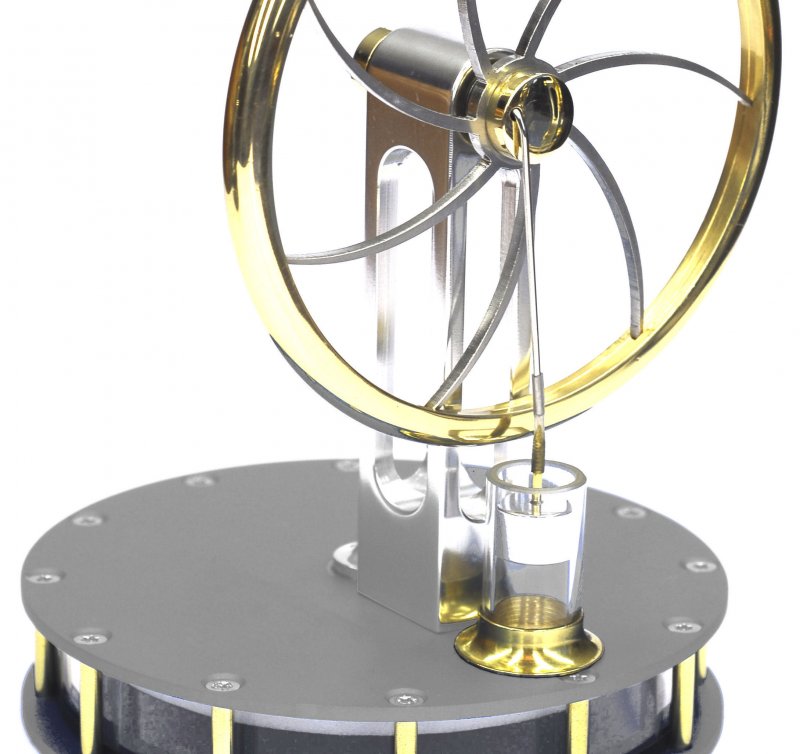 Stirlingmotor, betriebsbereit aus eloxiertem Aluminium